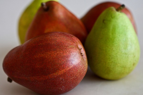 All About Pears: Varieties, Health Benefits and Recipes!