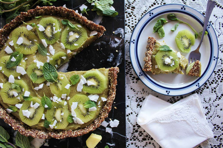 Raw Kiwi Tart with Ginger, Mint and Coconut