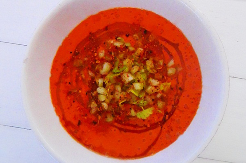 Raw Tomato Red Pepper Soup
