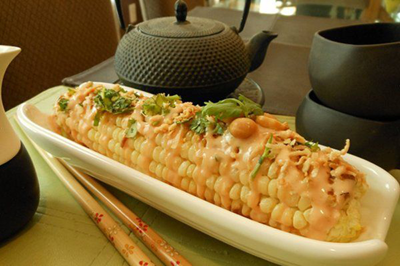 Charred Corn on the Cob With Thai-Chili Lime Mayo