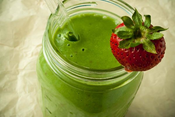 A Dandy, Dandelion Green Smoothie and a Plethora of Nutrients