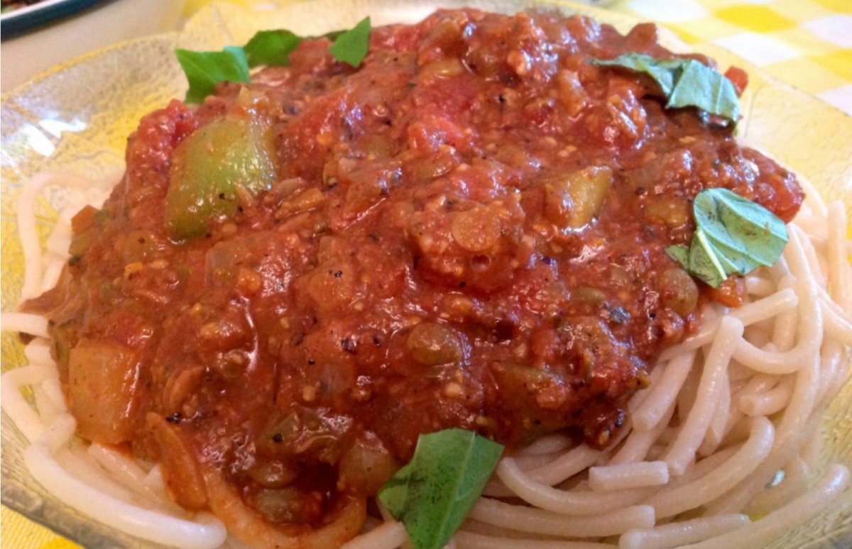 Pasta-with-Vegan-Bolognese-Sauce-1200x774