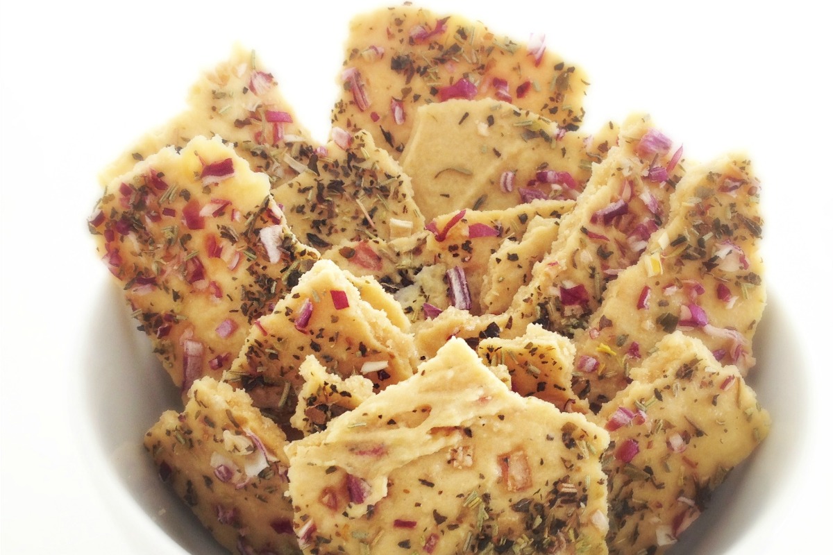 italian herb and cheese crackers