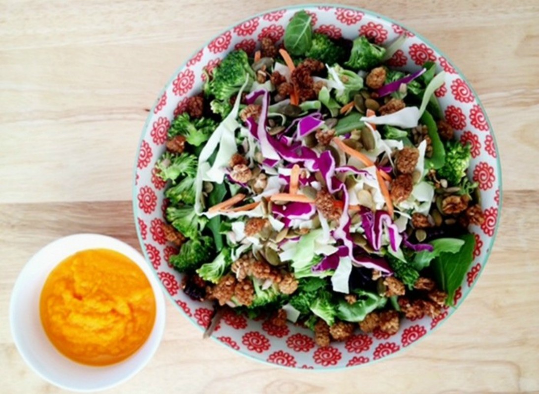 Carrot-Ginger-Dressing-and-a-South-Beach-Salad-1095x800