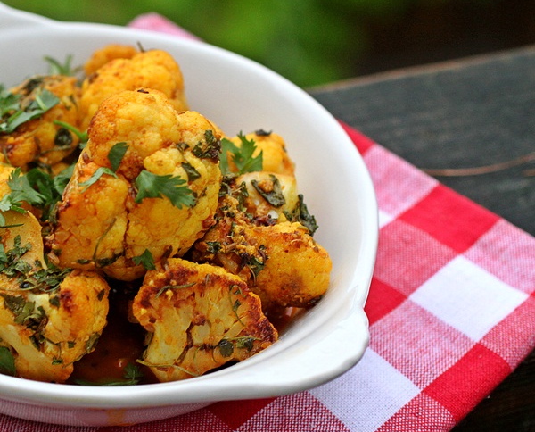Cauliflower-and-Potatoes-with-Ginger-and-Fenugreek1