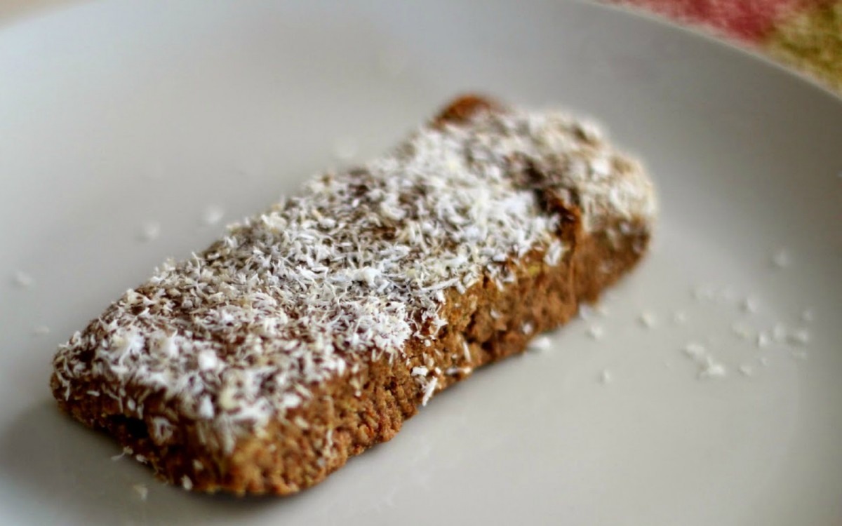 Low-Carb-Vanilla-Spice-Protein-Bars-The-Soulful-Spoon-1200x750