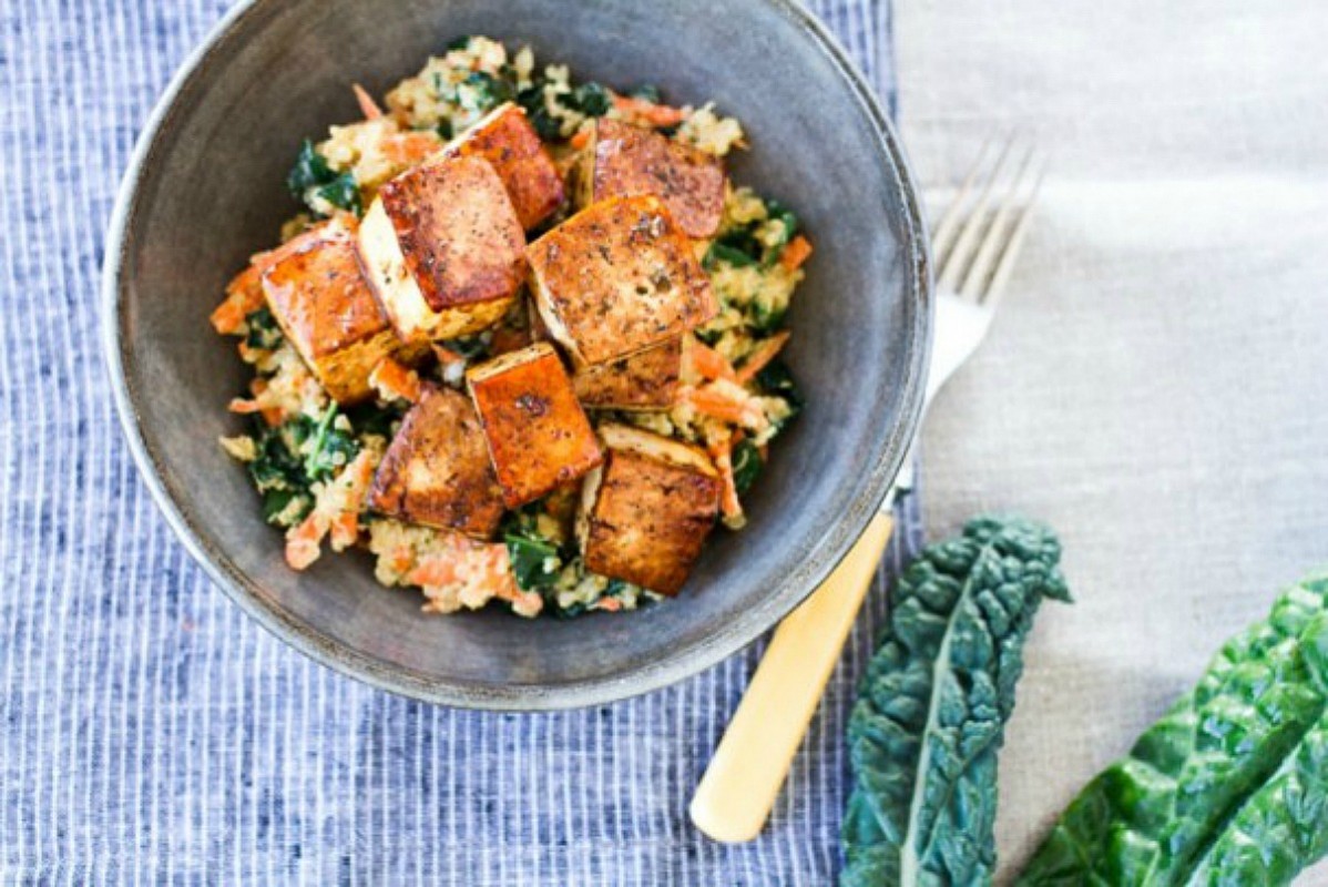 Balsamic-baked-tofu-with-kale-and-carrot-quinoa3-11-607x405-1198x800