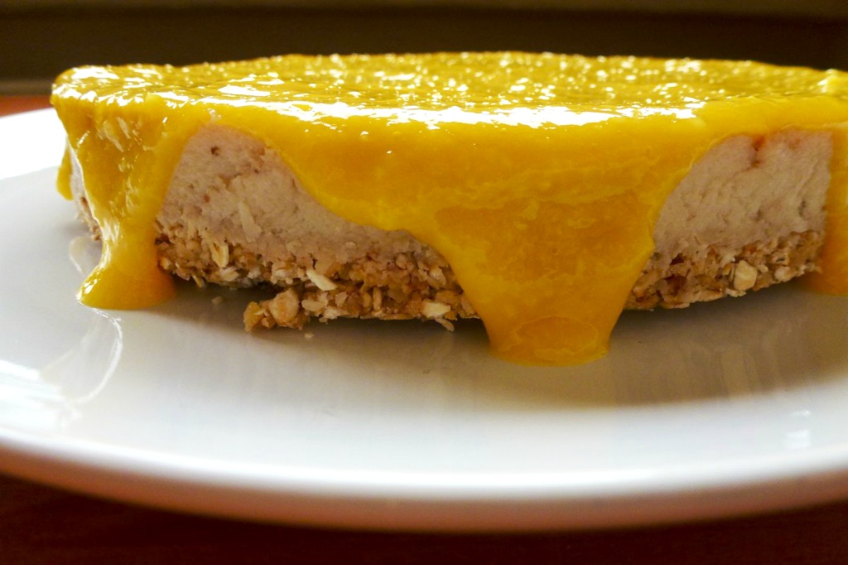 Banana Cheesecake With Mango Sauce [Vegan, Gluten-Free]