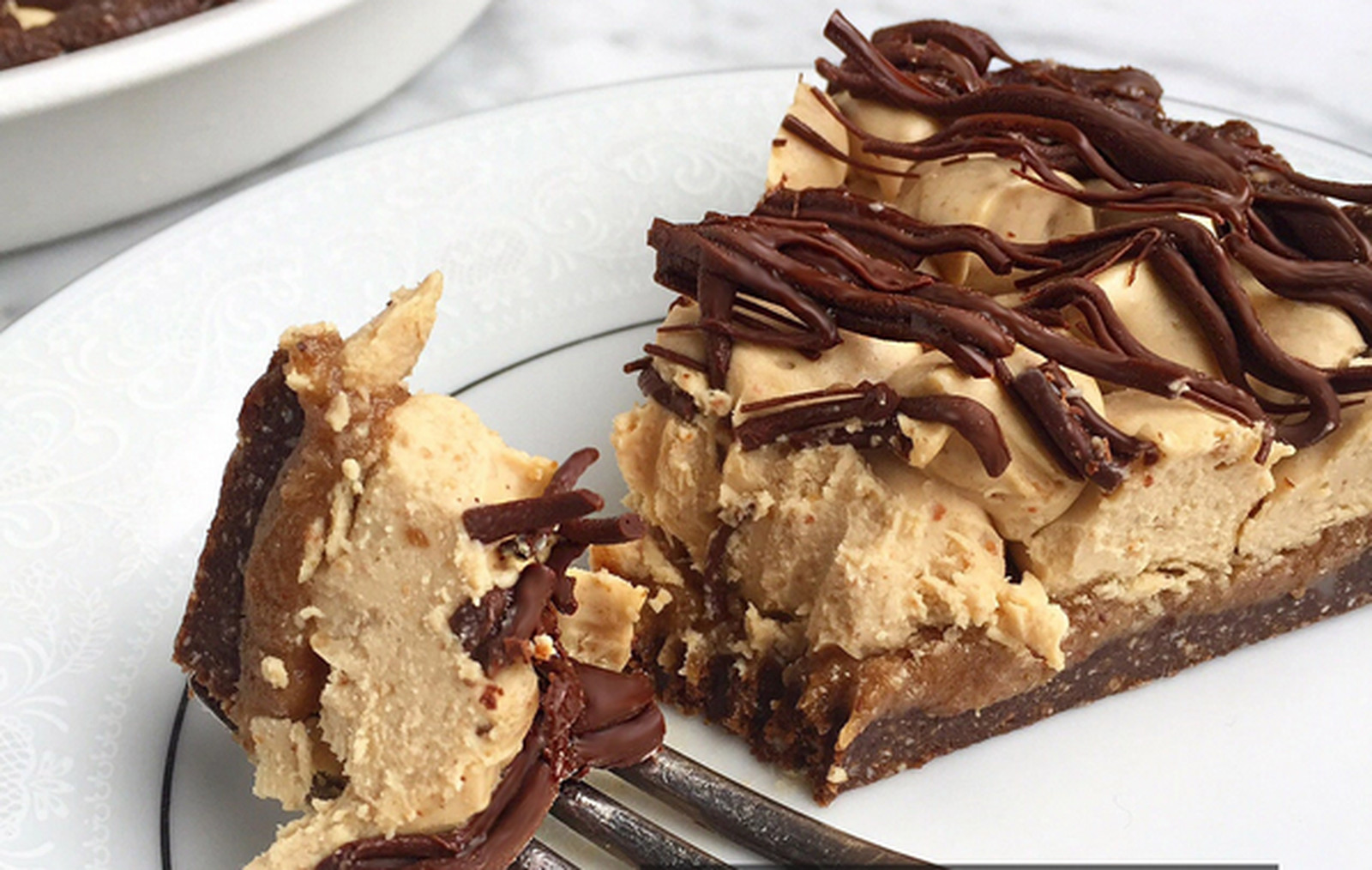 no-bake snickers pie