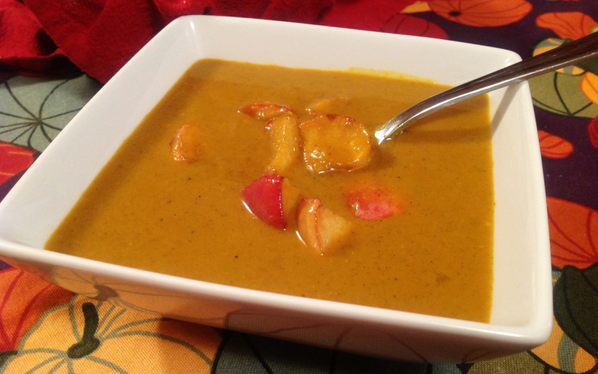 Curried Pumpkin Soup With Apple Croutons [Vegan, Gluten-Free]