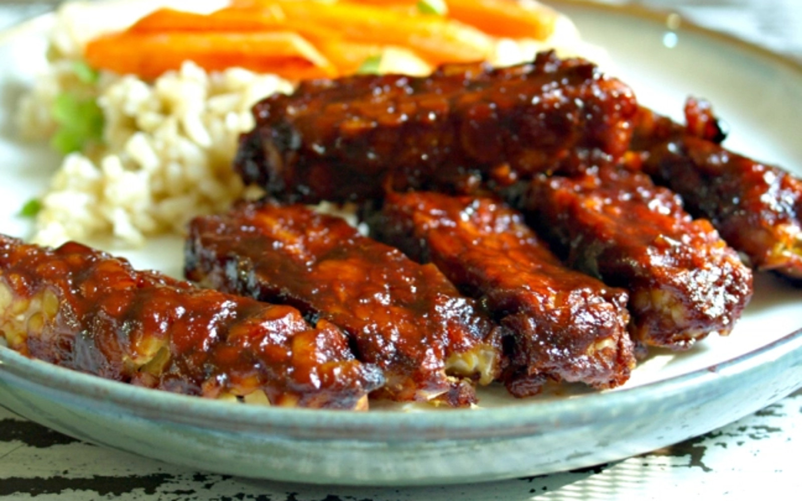 sticky baked bbq tempeh