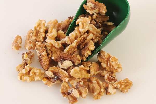 Eat More Nuts! Omega-3s May Lower Alzheimer's Disease Risk