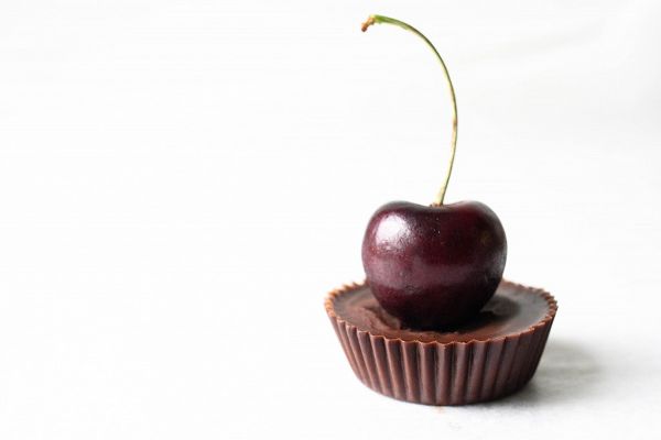 Recipe: Raw Dark Chocolate Cherry Cream Cups