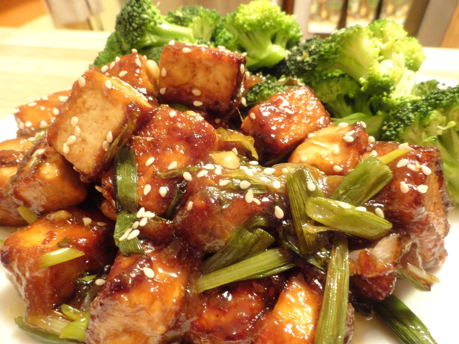 Vegan General Tso’s Tofu with Steamed Broccoli and 5-Spice Brown Rice