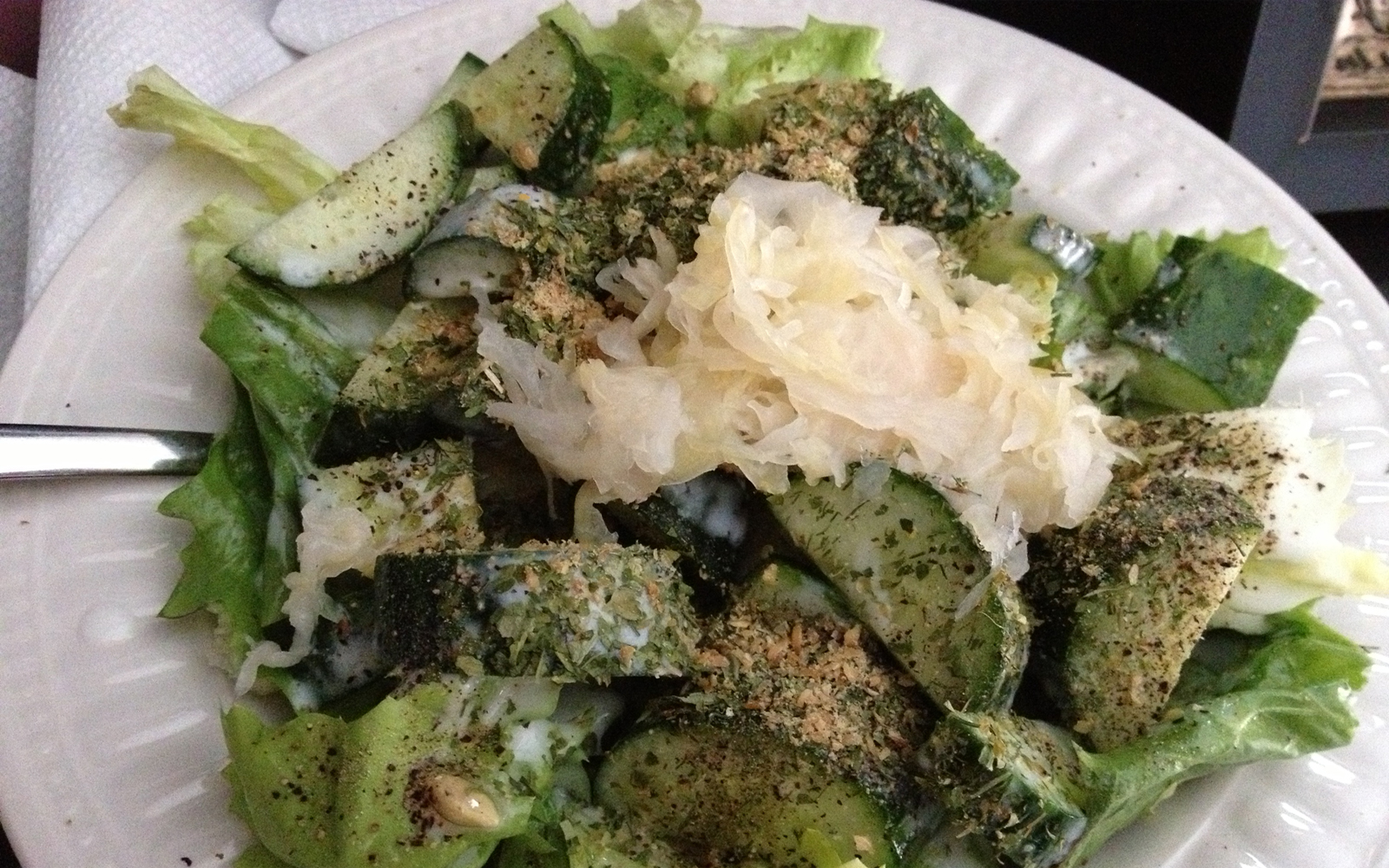 5 Ingredients That Make an Amazing Vegan Salad Dressing