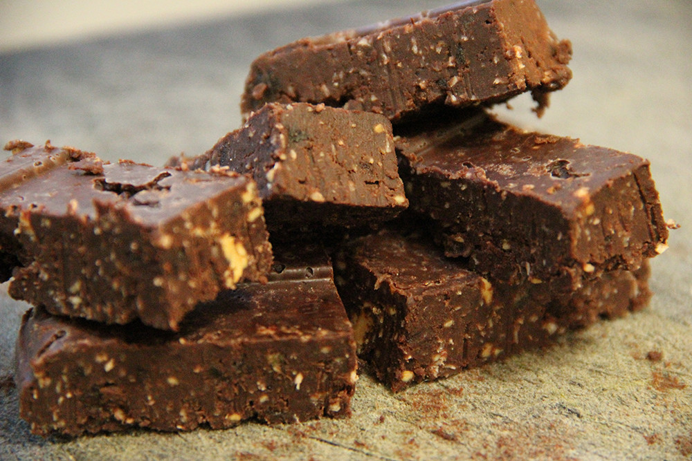 Raw Chocolate and Peanut Butter Fudge