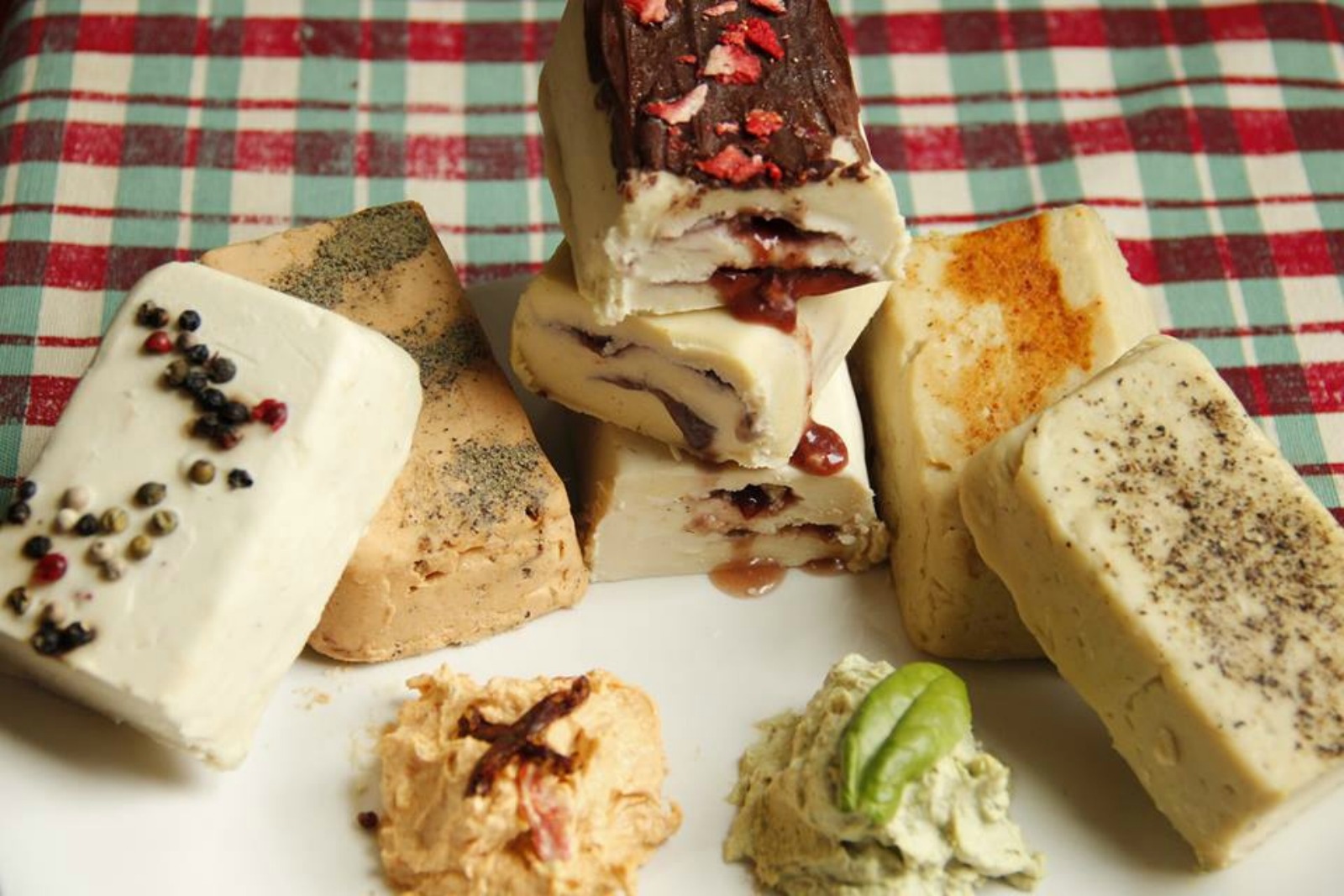 Vegan Cheese Is Better Than Ever Try These 11 Brands One Green Planet,Bbq Ribs Recipe Grill