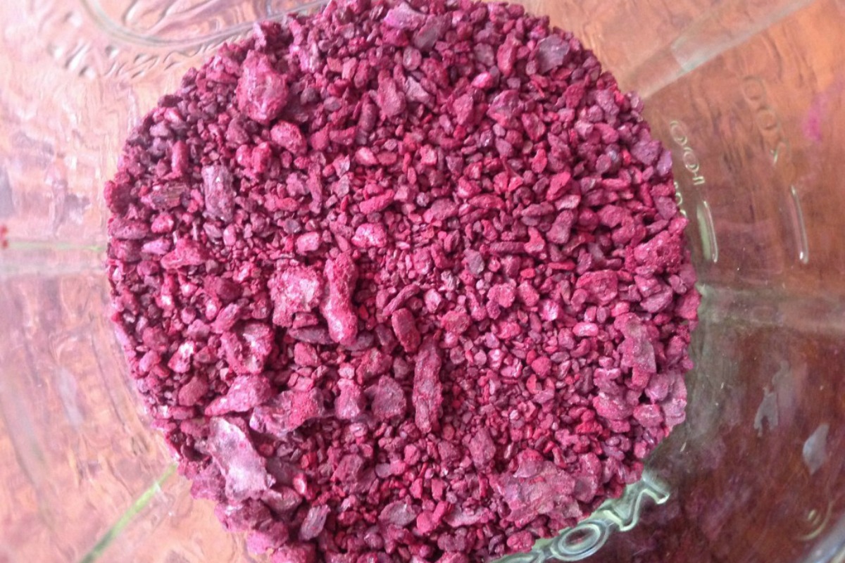 Homemade Beet Powder for Beet Juice, Smoothies, Natural Make-Up and More [Vegan, Raw, Gluten-Free]