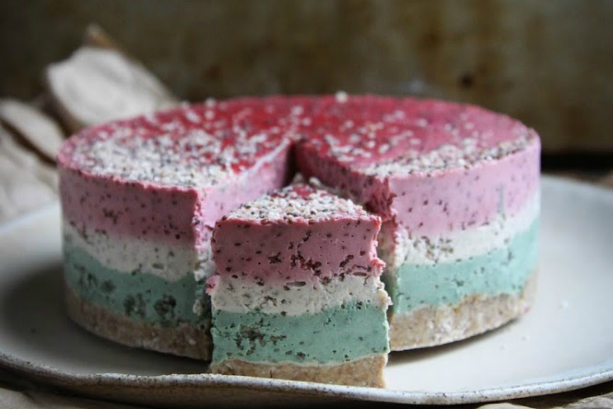 Marshmallow Cream Cake [Vegan, Raw, Gluten-Free]