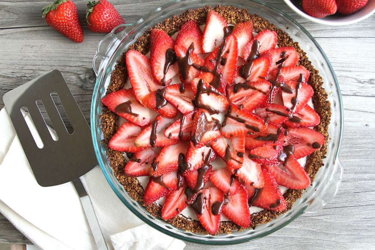 Strawberry Pie With Chocolate Drizzle [Vegan, Gluten-Free]