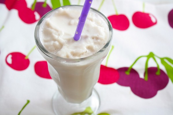 Healthy Vegan Vanilla Milkhake