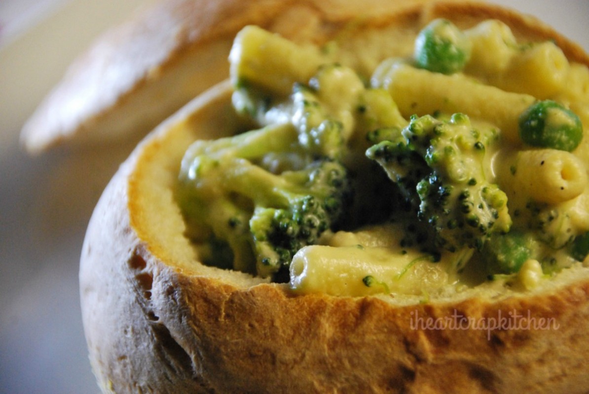 Cashew Mac and Cheese Bread Bowl
