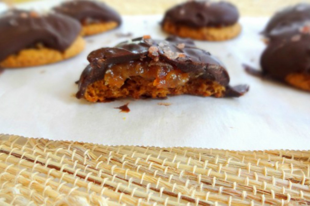 Salted Date Caramel Crunch Cookies [Vegan, Gluten-Free]