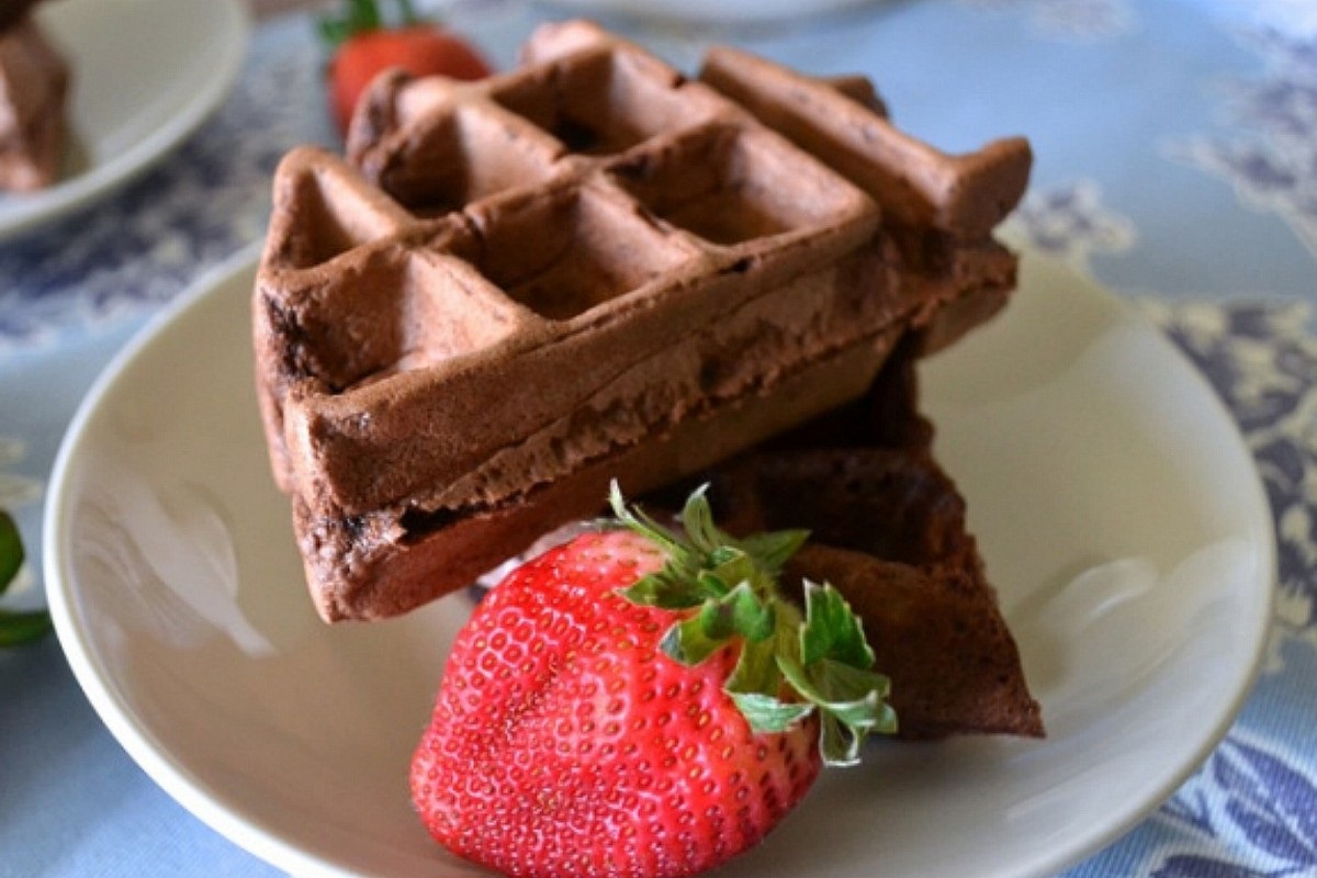 Beer-with-Breakfast-Mexican-Chocolate-Waffles-1200x800