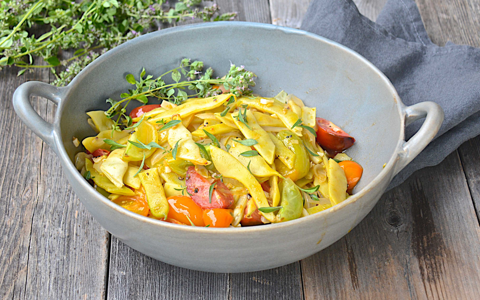 Italian Yellow Flat Beans With Olive Oil, Garlic, and Tomatoes