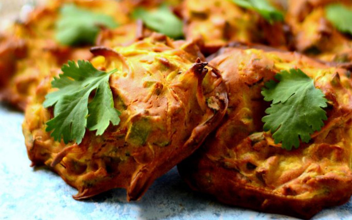Baked Onion Pakodas: Crispy Indian Onion Fritters [Vegan, Gluten-Free ...