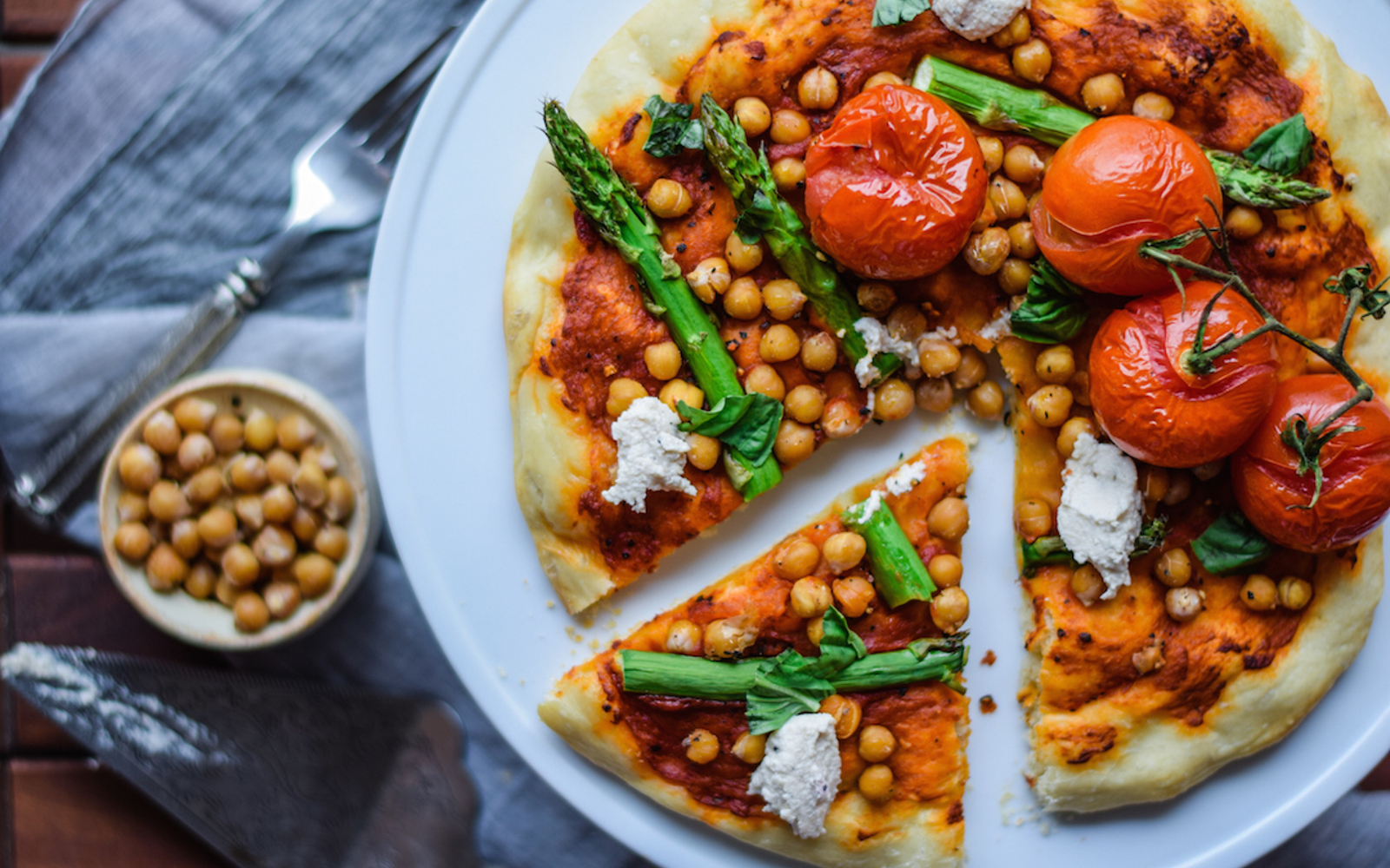 Mediterranean Pizza With Roasted Chickpeas