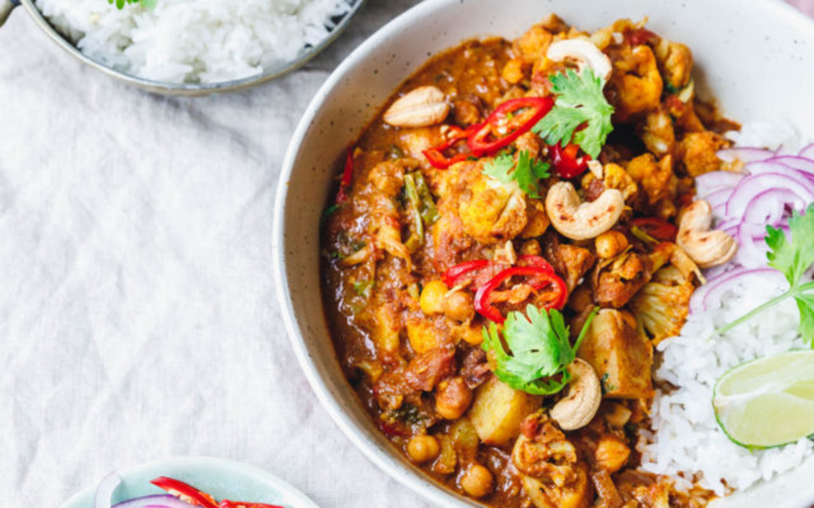Aloo Gobi - Cauliflower Curry With Potatoes and Chickpeas
