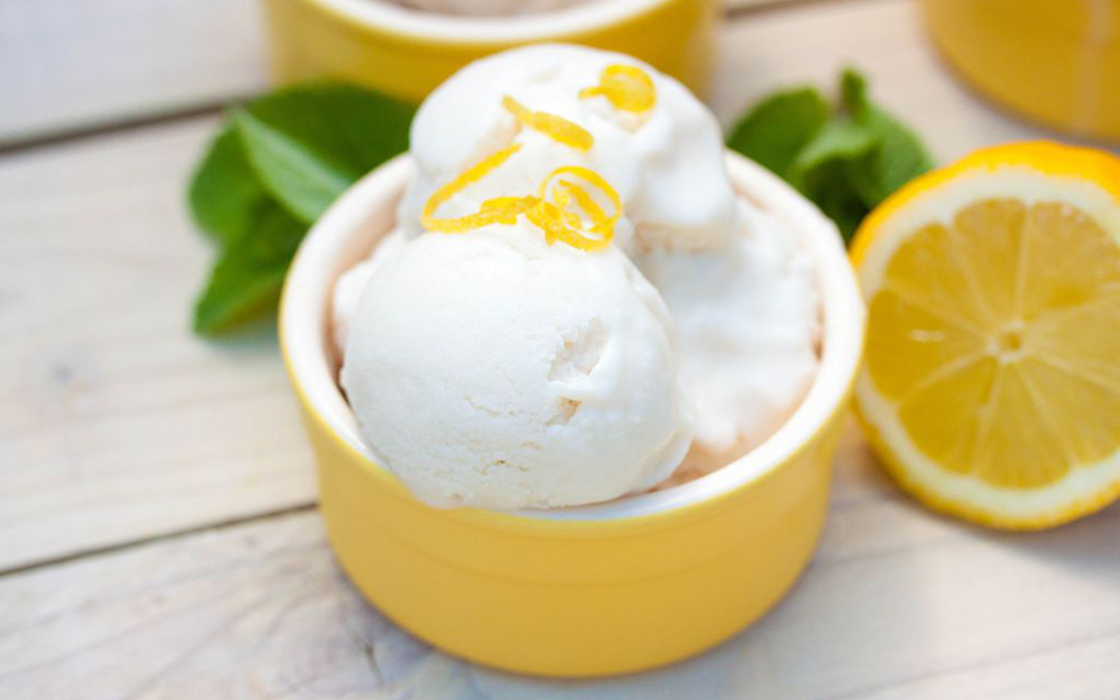 Dairy-free refreshing lemon ice cream