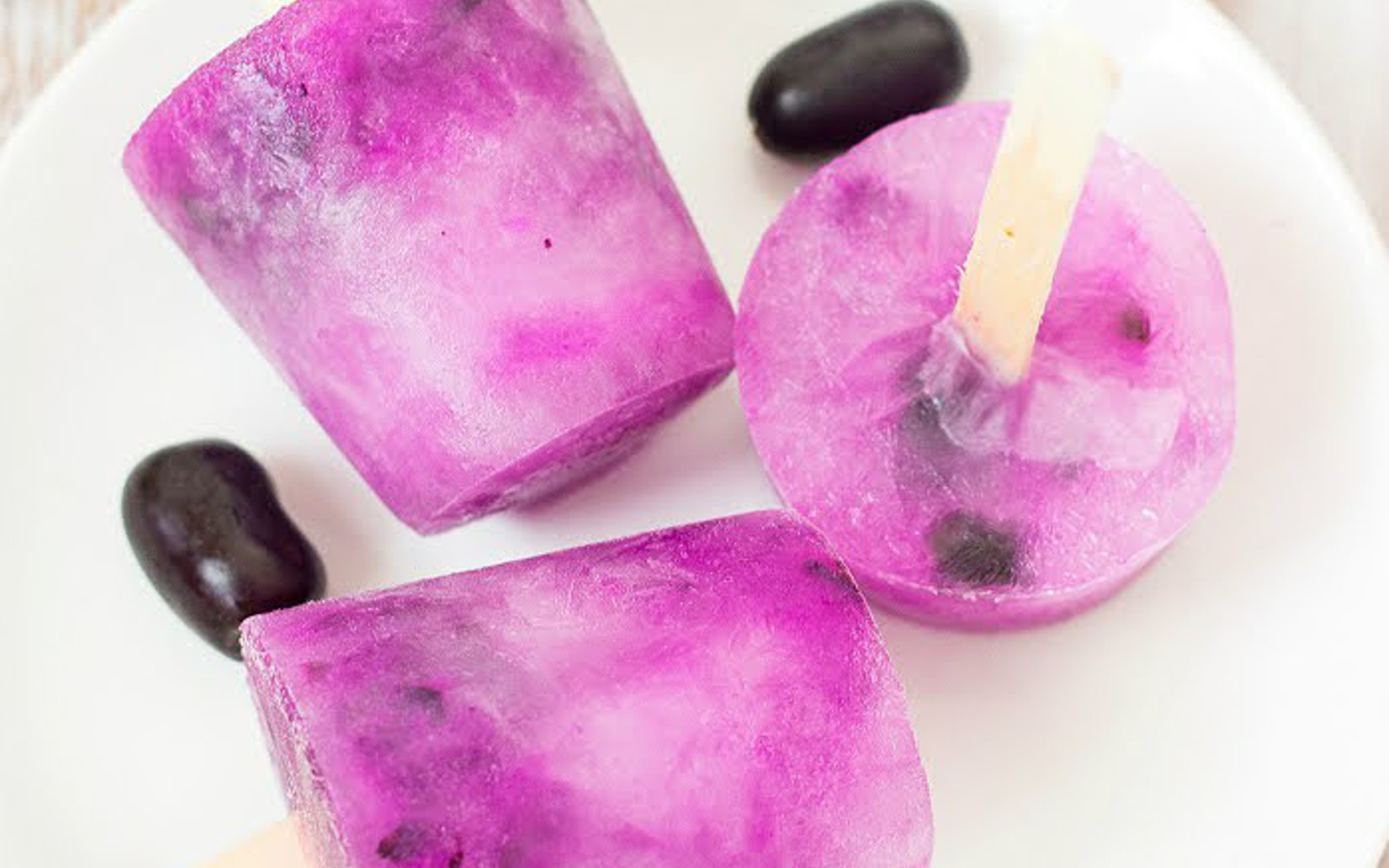 Quick and Easy Black Plum Popsicle 