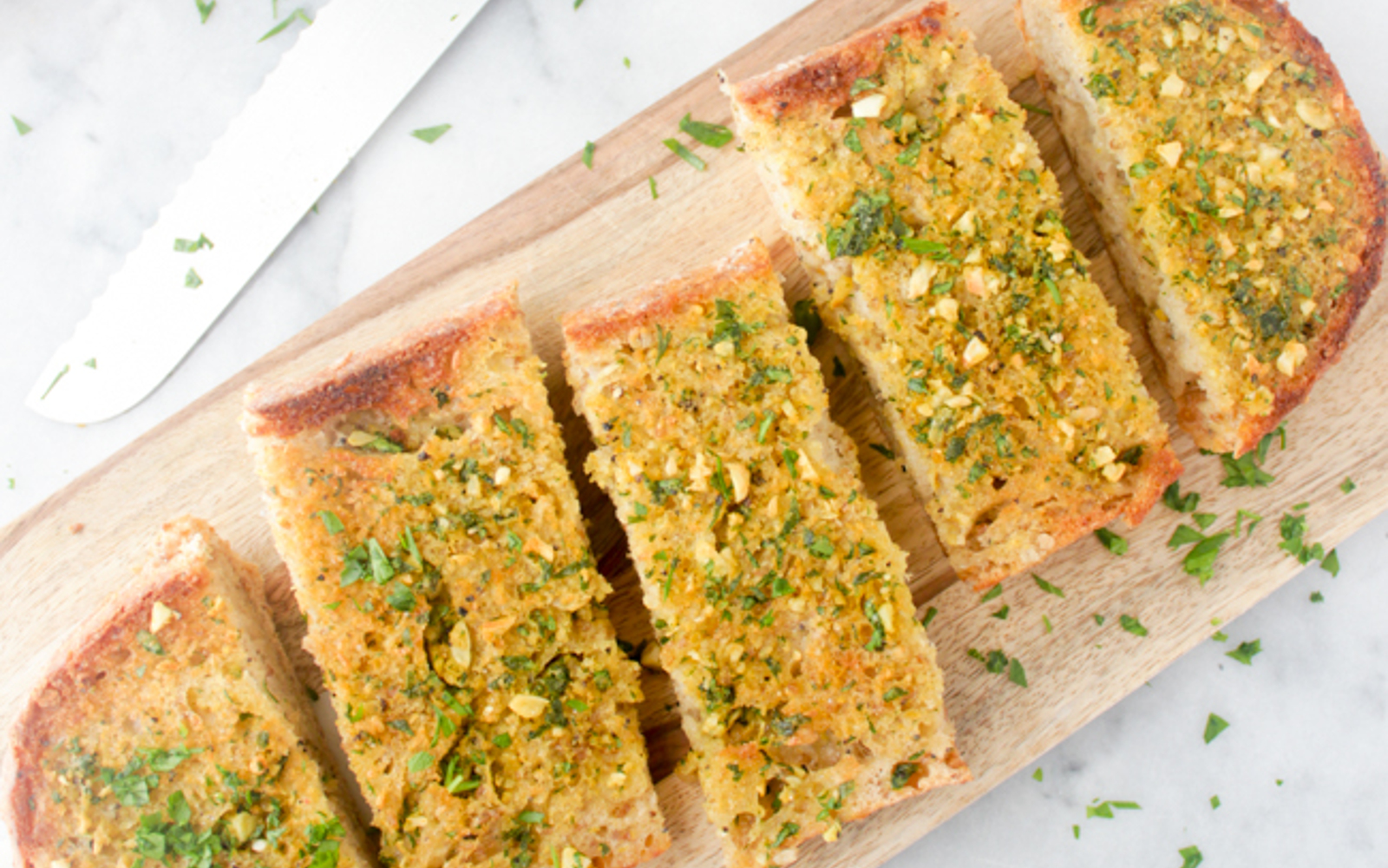 Cheesy Garlic Bread with nutritional yeast