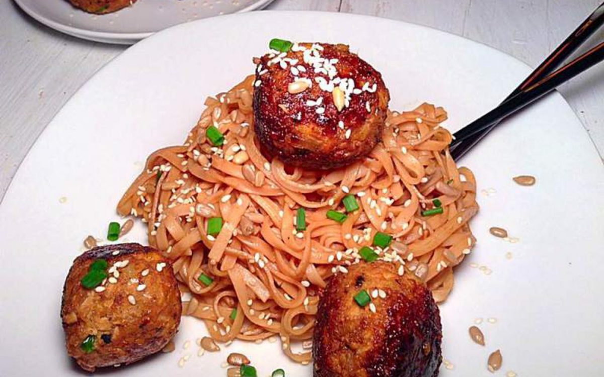 Sweet meatballs with peanut rice noodles