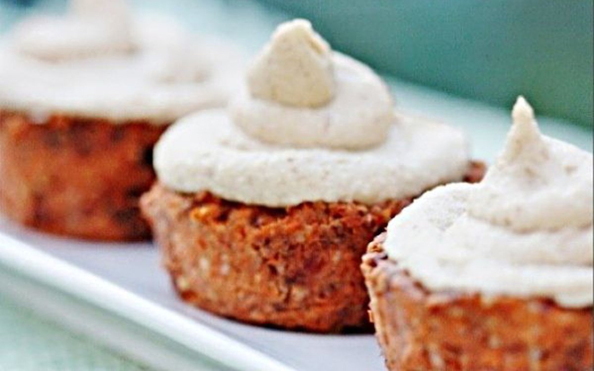 Raw Vegan Carrot Cake Cupcakes