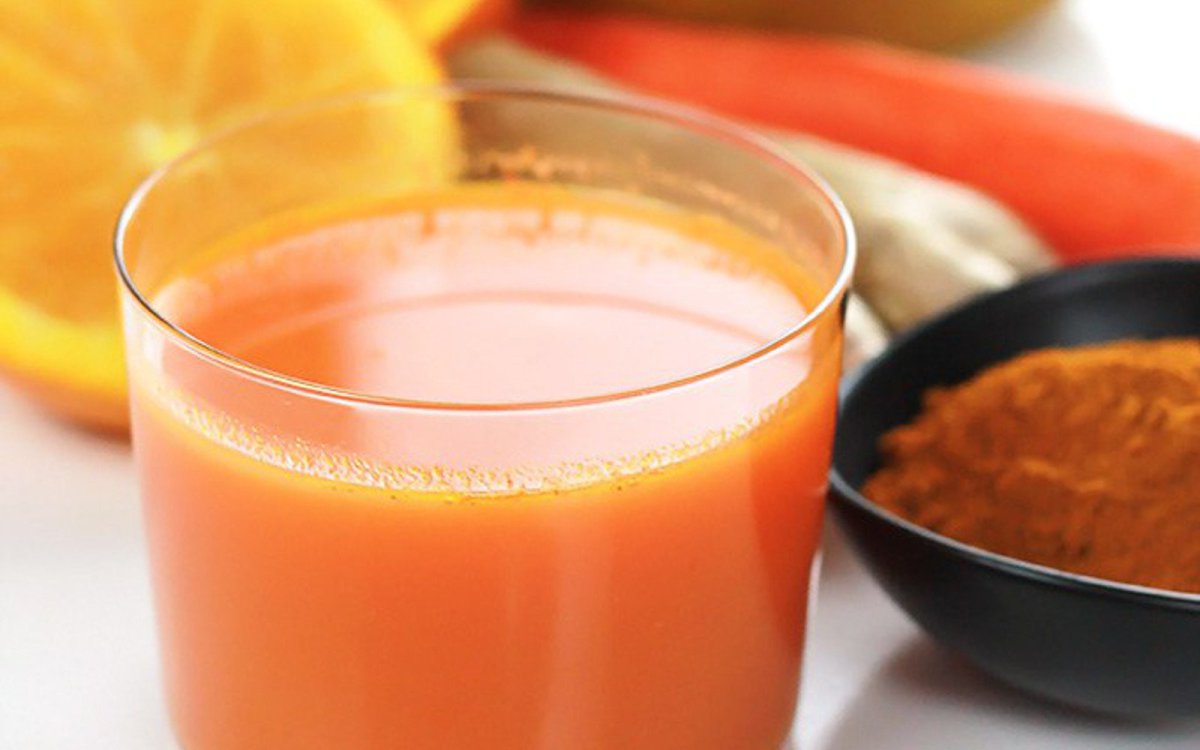 healing turmeric juice with ginger