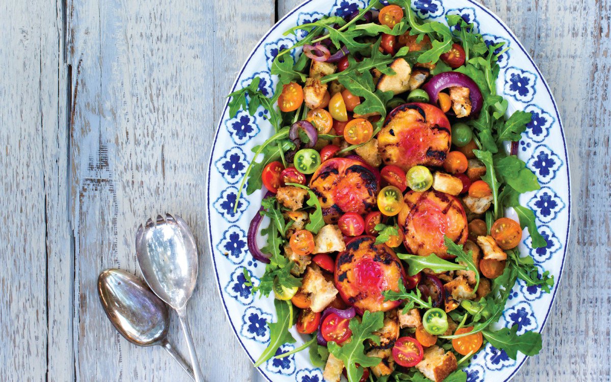 Grilled Peach and Arugula Salad With Grilled Croutons [Vegan]