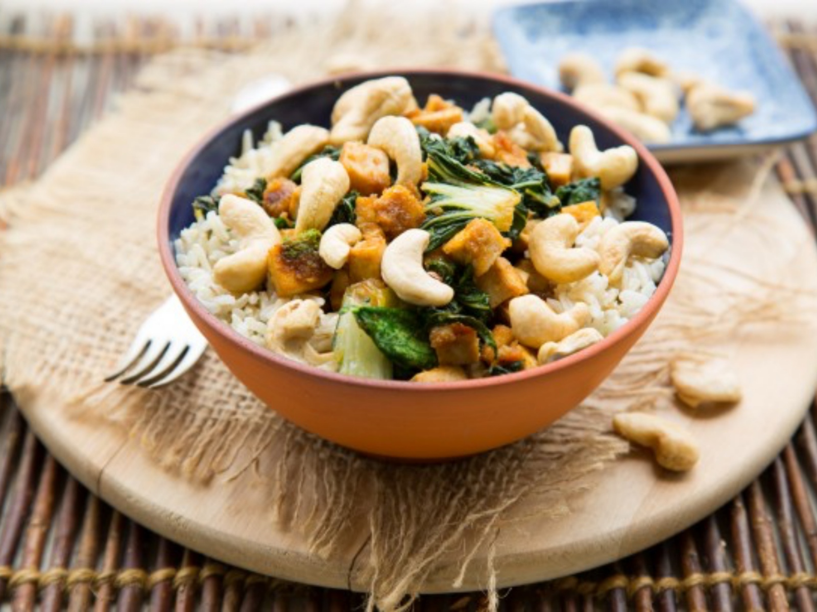 Ginger-Citrus Tofu Powerbowl with Bok Choy and Cashews