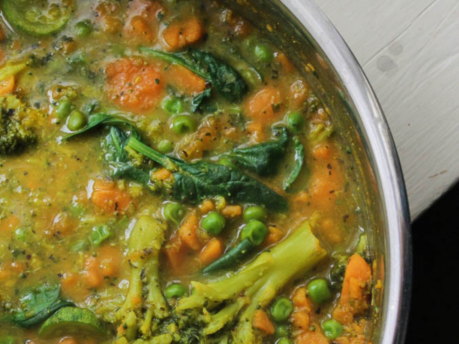 Vegan sweet potato curry soup