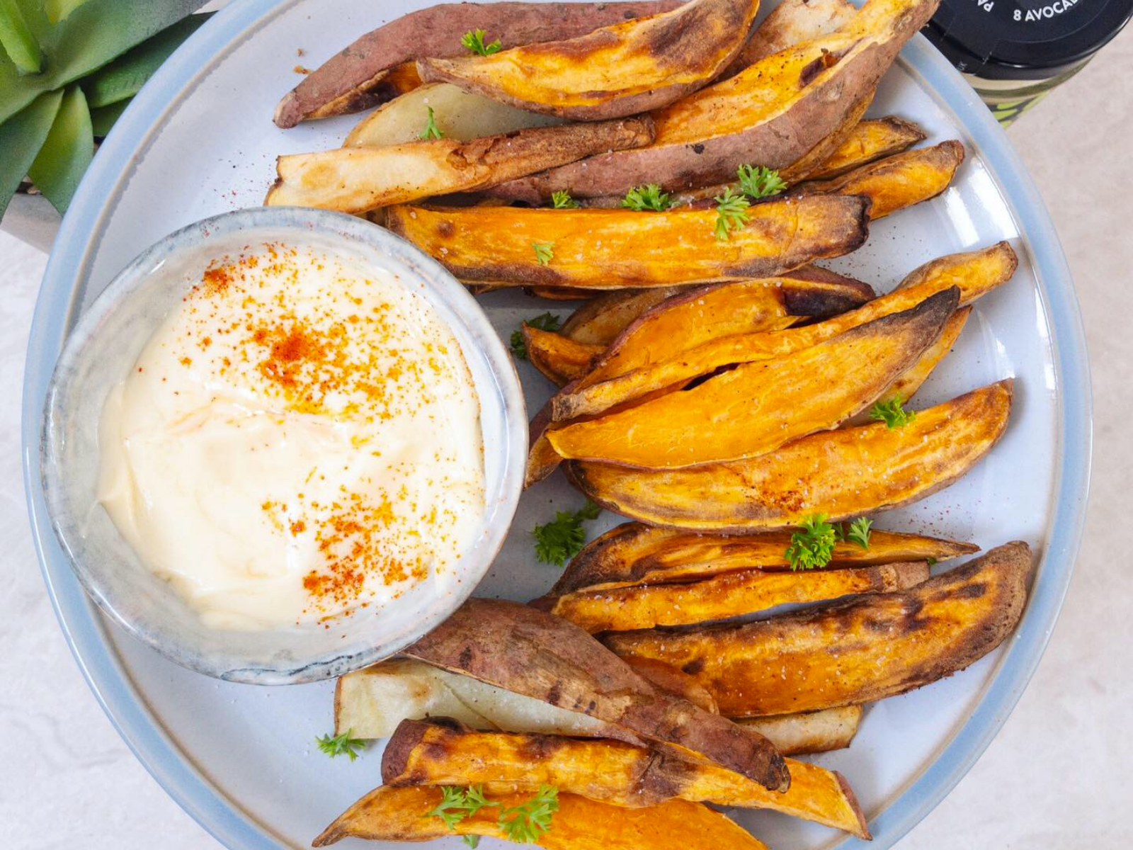 Sweet potato fries with vegan mayo dip
