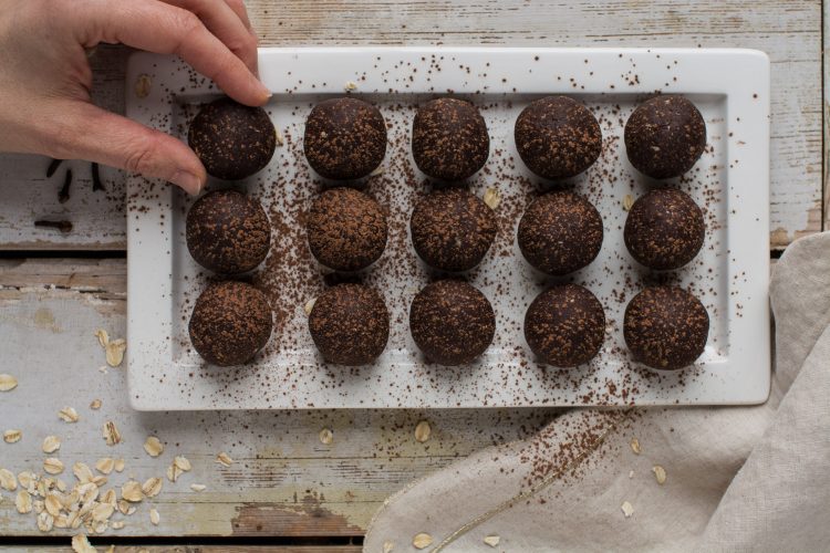gingerbread flavored energy balls