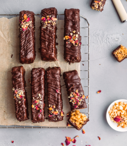 From Chocolate Crunch Bars to Pumpkin Protein Bars: Our Top Eight Vegan Recipes of the Day!