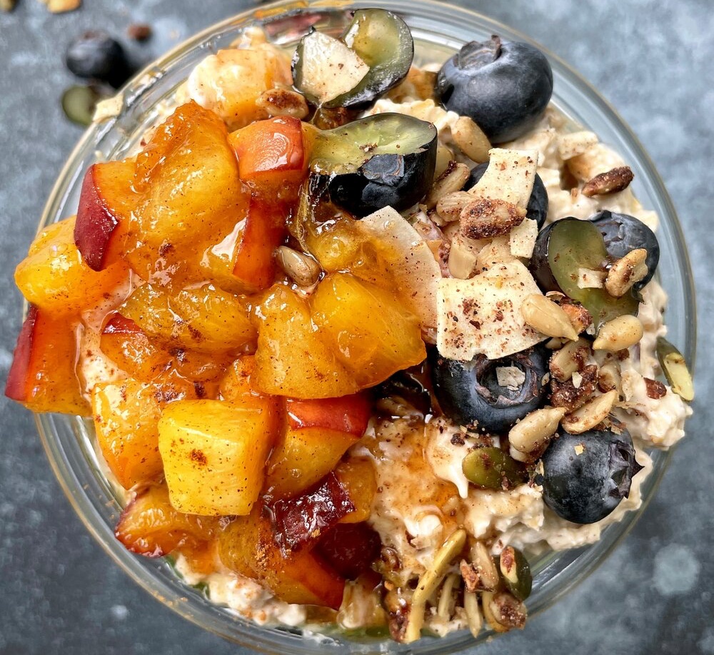 Overnight oats with peaches and cream