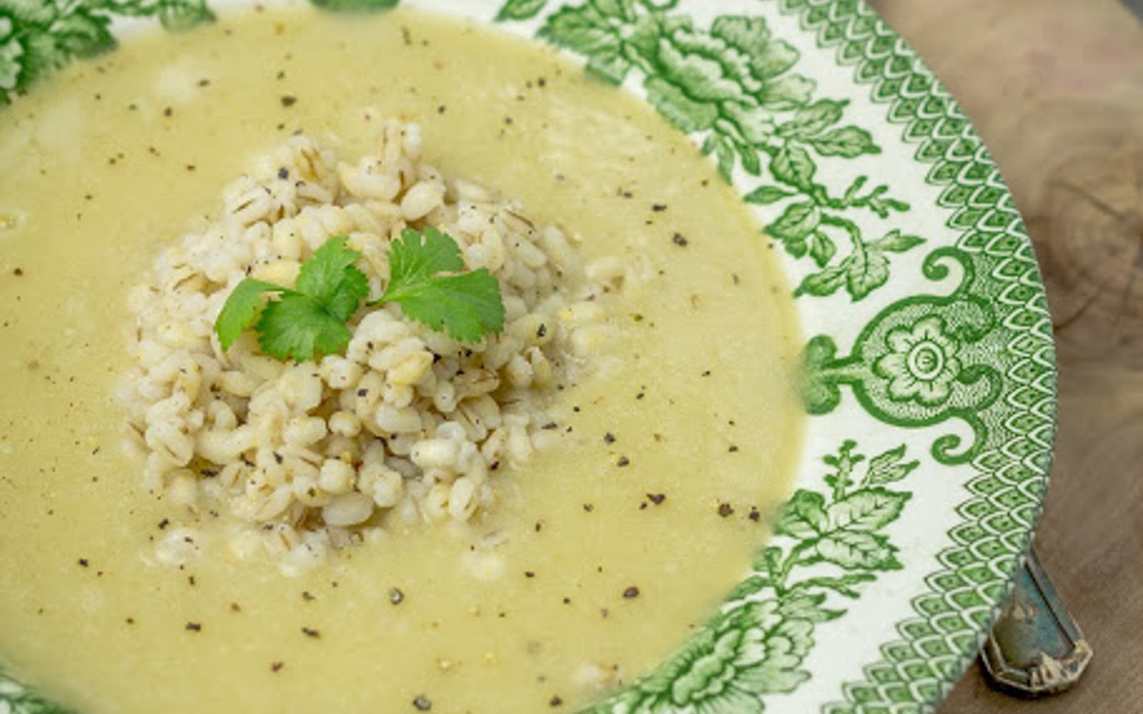 Spring soup with potato cream and lentils